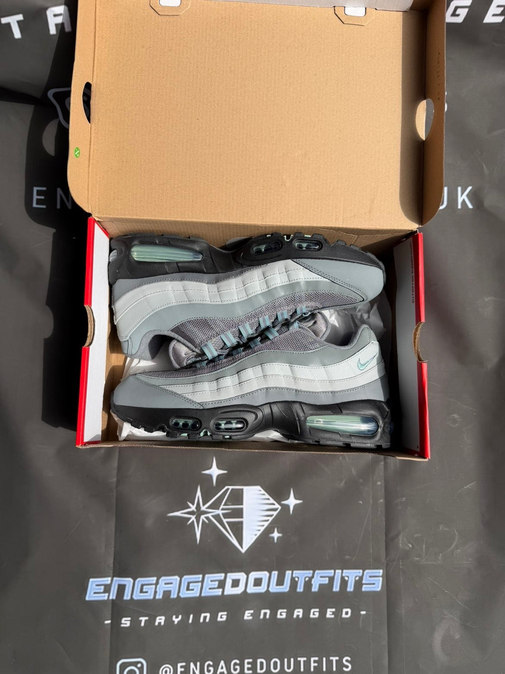 Nike Air Max 95 Grey Mint Trainers UK 10 Men’s Shoes